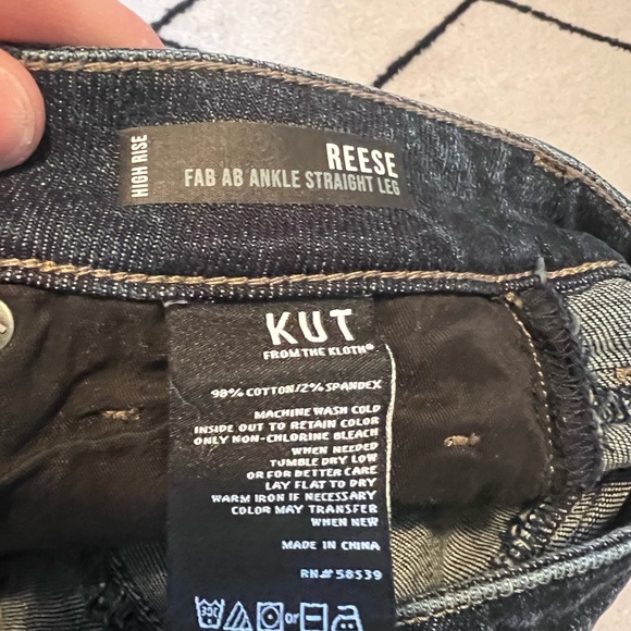NWT Kut from the Kloth Sz 2 Reese Fab Ab Straight - Picture 5 of 6